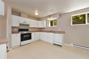 585 HANSEN Ave — listing photo 40 of 54