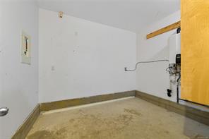 585 HANSEN Ave — listing photo 50 of 54