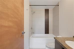 418-2745 Veterans Memorial Pkwy — listing photo 21 of 38