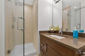 206-2589 Penrhyn St — listing photo 18 of 64