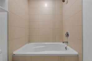 206-2589 Penrhyn St — listing photo 24 of 64
