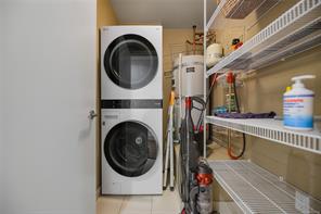 206-2589 Penrhyn St — listing photo 30 of 64
