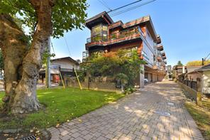 206-2589 Penrhyn St — listing photo 32 of 64