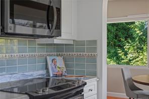 1697 Yale St — listing photo 17 of 39