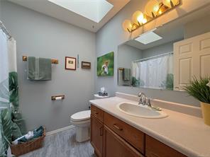 688 Albatross Cres — listing photo 21 of 46