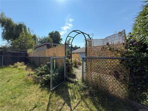 688 Albatross Cres — listing photo 39 of 46