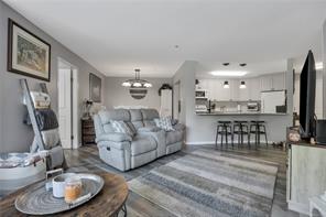 204-770 Poplar St — listing photo 13 of 36