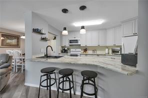 204-770 Poplar St — listing photo 15 of 36