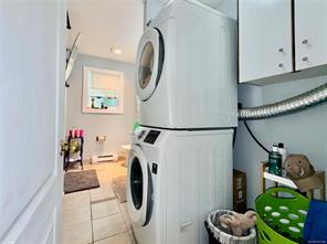 940 5th Ave — listing photo 13 of 23