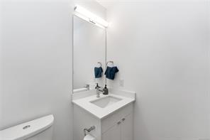 4-991 McKenzie Ave — listing photo 13 of 33