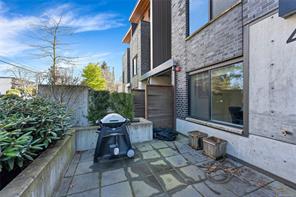 4-991 McKenzie Ave — listing photo 24 of 33