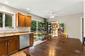 2778 Kingswood Rd — listing photo 14 of 44