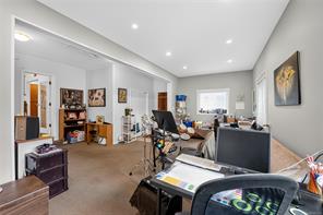 2025 Forest Dr — listing photo 22 of 36