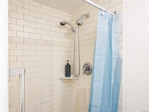 203-3260 Quadra St — listing photo 17 of 25