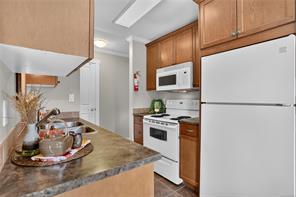 202-255 Hirst Ave — listing photo 19 of 37