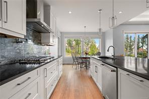 2152 Champions Way — listing photo 17 of 66