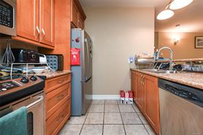 327-2300 Mansfield Dr — listing photo 18 of 40