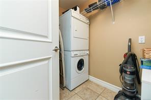 327-2300 Mansfield Dr — listing photo 23 of 40