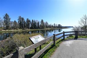 327-2300 Mansfield Dr — listing photo 32 of 40