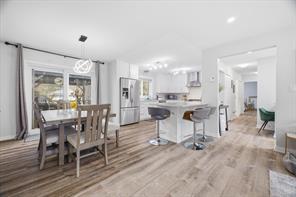 2079 Bay St — listing photo 16 of 65