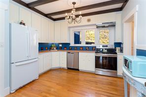 50 King George Terr — listing photo 20 of 71