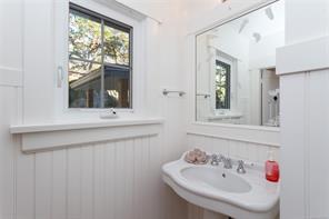 50 King George Terr — listing photo 37 of 71