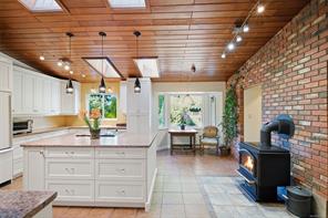 1061 Harlequin Rd — listing photo 21 of 40