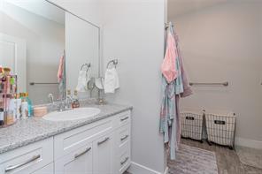 3205 Douglas St — listing photo 13 of 44