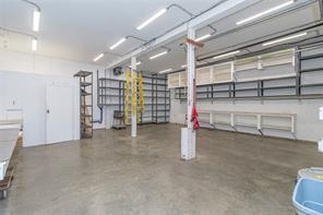 3205 Douglas St — listing photo 34 of 44