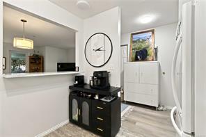105-290 Island Hwy — listing photo 18 of 36