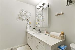 105-290 Island Hwy — listing photo 25 of 36
