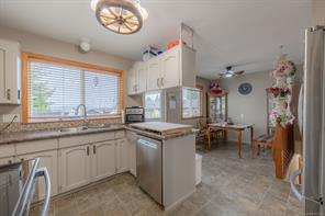 551 Birch St — listing photo 24 of 86