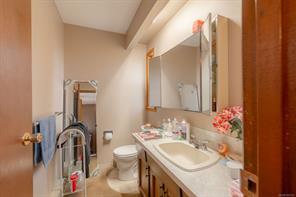 551 Birch St — listing photo 35 of 86