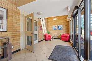 101-640 Montreal St — listing photo 16 of 47