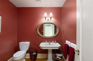261 King George Terr — listing photo 26 of 62