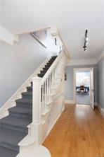 261 King George Terr — listing photo 35 of 62