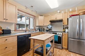 3-1626 Holly Cres — listing photo 13 of 30