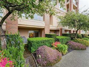 104-75 Songhees Rd — listing photo 37 of 47