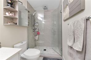 2-4487 WILKINSON Rd — listing photo 25 of 34