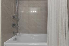 2-4487 WILKINSON Rd — listing photo 31 of 34