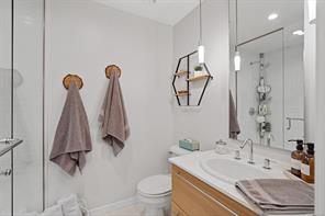 206-68 Songhees Rd — listing photo 16 of 46