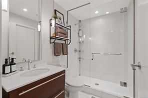 206-68 Songhees Rd — listing photo 18 of 46
