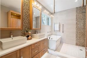102-945 Bear Mountain Pkwy — listing photo 22 of 45