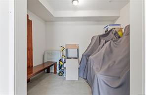 110-1800 Summerhill Pl — listing photo 31 of 38