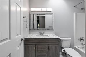 4833 Maplegrove St — listing photo 31 of 63