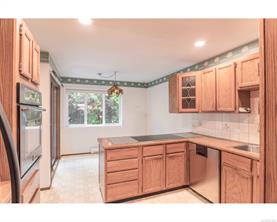 142 SUNNINGDALE Rd — listing photo 15 of 22