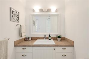 2563 Shelbourne St — listing photo 38 of 92