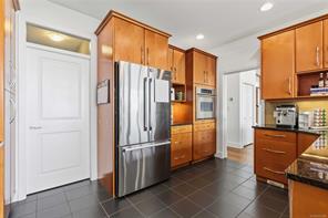 3519 Promenade Cres — listing photo 15 of 68