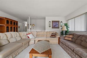 4086 Quadra St — listing photo 22 of 41