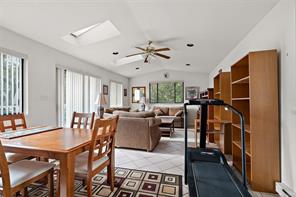 4086 Quadra St — listing photo 30 of 41